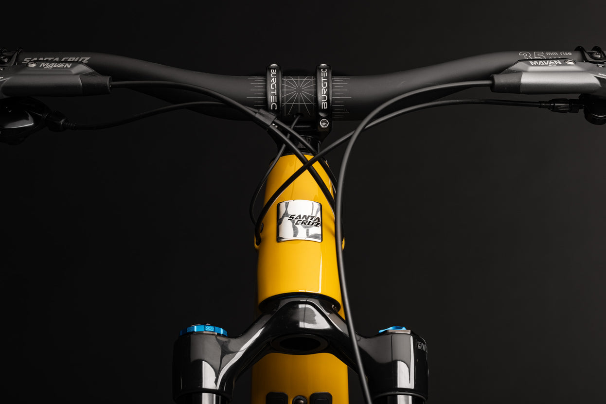 Detail image of a Heckler SL headtube and cockpit